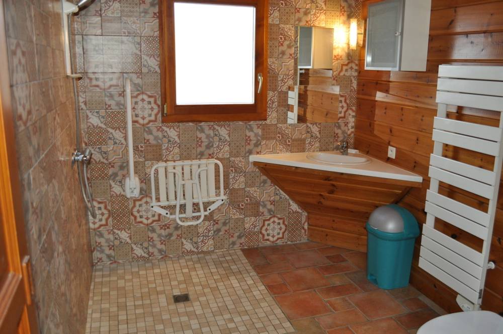 salle de bains PMR chalet